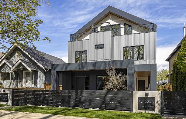 2 3255 13th Avenue Kitsilano