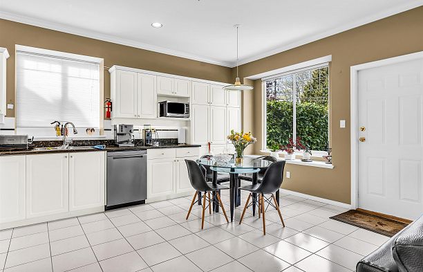 3263 W 14th Avenue Kitsilano