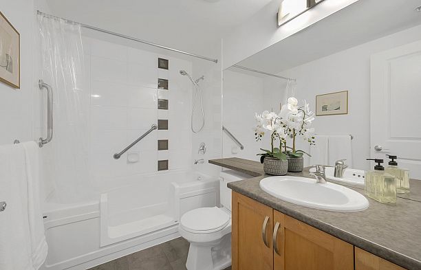 110 2263 Redbud Lane Kitsilano