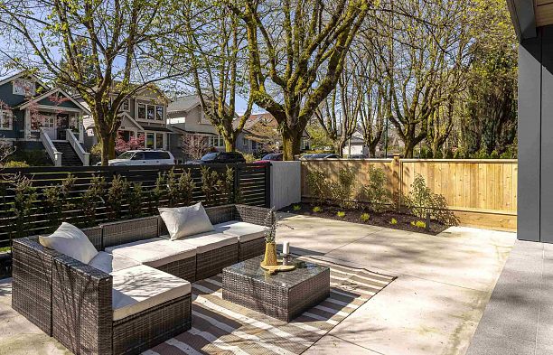 1 3255 13th Avenue Kitsilano