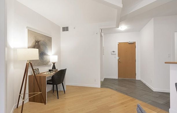 110 2263 Redbud Lane Kitsilano