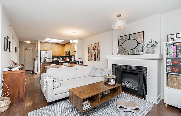 502 2036 W 10th Avenue Kitsilano