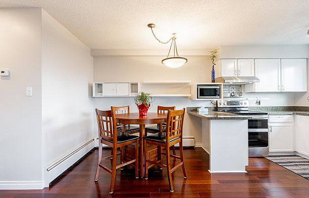 209 2211 W 2nd Avenue Kitsilano