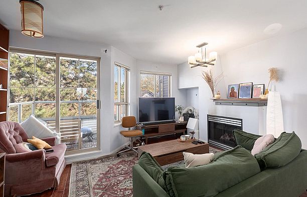 34 2375 W Broadway Kitsilano