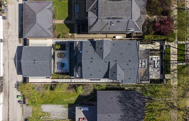 1 3255 13th Avenue Kitsilano