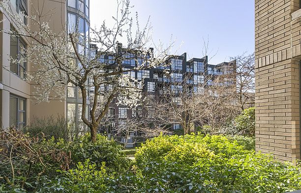 110 2263 Redbud Lane Kitsilano