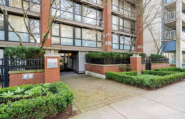 502 2036 W 10th Avenue Kitsilano