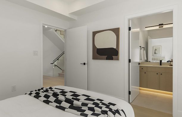 1 3255 13th Avenue Kitsilano