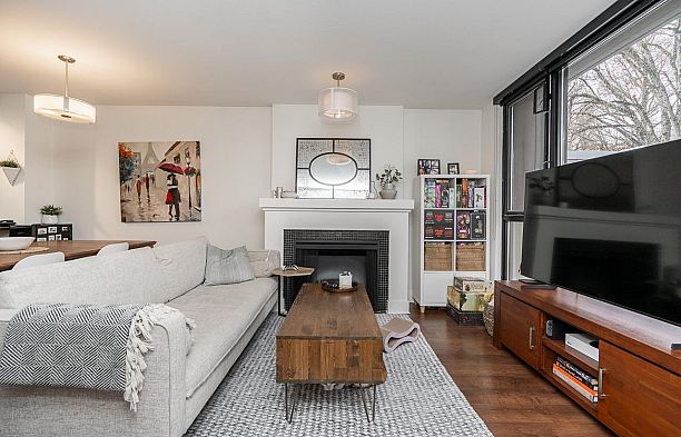 502 2036 W 10th Avenue Kitsilano