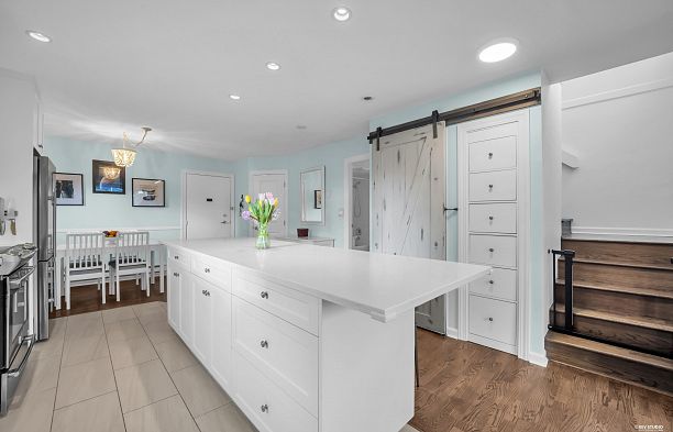 305 2110 Cornwall Avenue Kitsilano