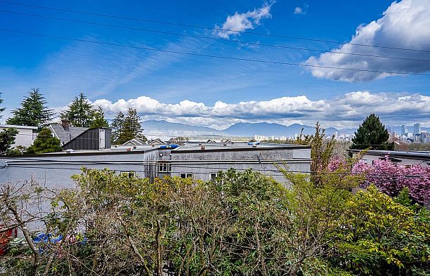 209 2211 W 2nd Avenue Kitsilano