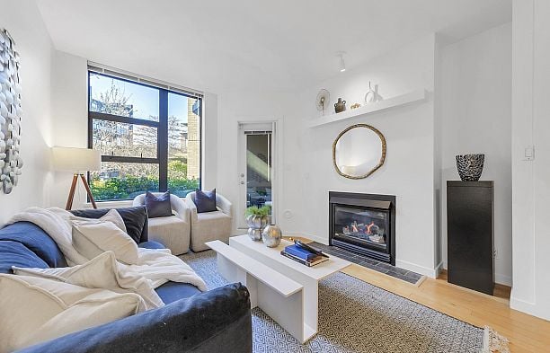 110 2263 Redbud Lane Kitsilano