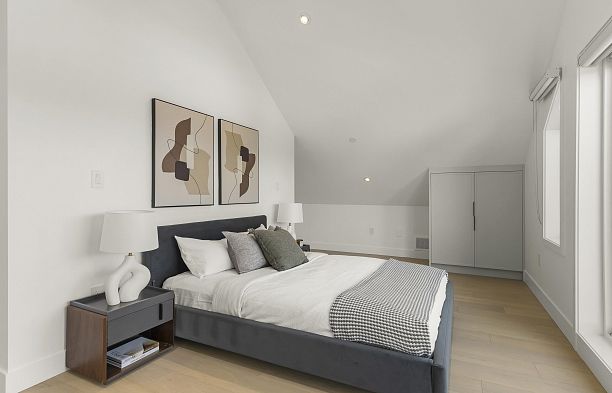 2 3255 13th Avenue Kitsilano