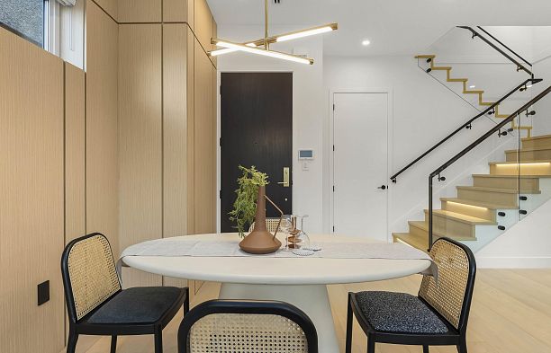 2 3255 13th Avenue Kitsilano