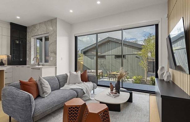 2 3255 13th Avenue Kitsilano