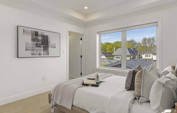 2 3255 13th Avenue Kitsilano