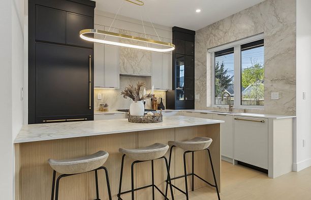 2 3255 13th Avenue Kitsilano