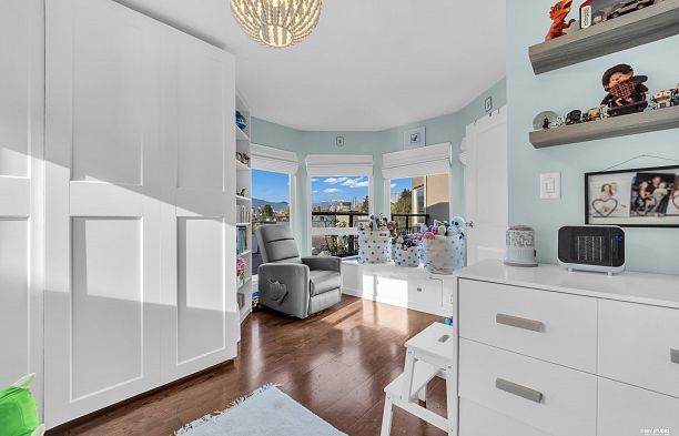 305 2110 Cornwall Avenue Kitsilano