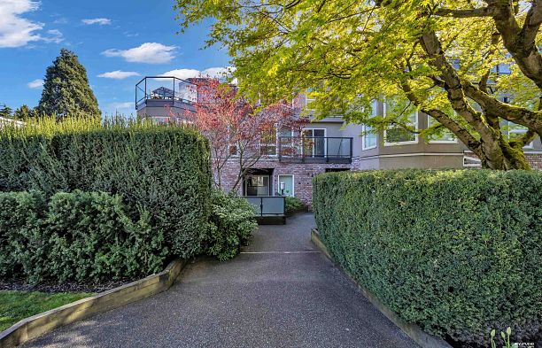 305 2110 Cornwall Avenue Kitsilano