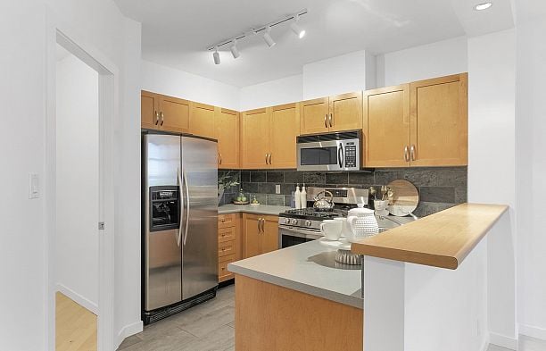 110 2263 Redbud Lane Kitsilano