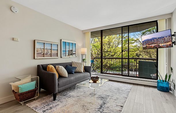 205 2445 W 3rd Avenue Kitsilano