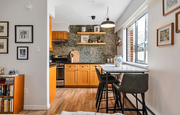 207 2080 Maple Street Kitsilano