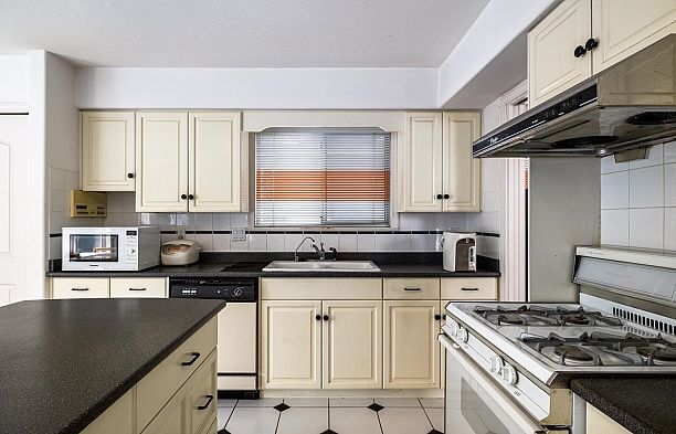 108 W 46th Avenue Oakridge VW