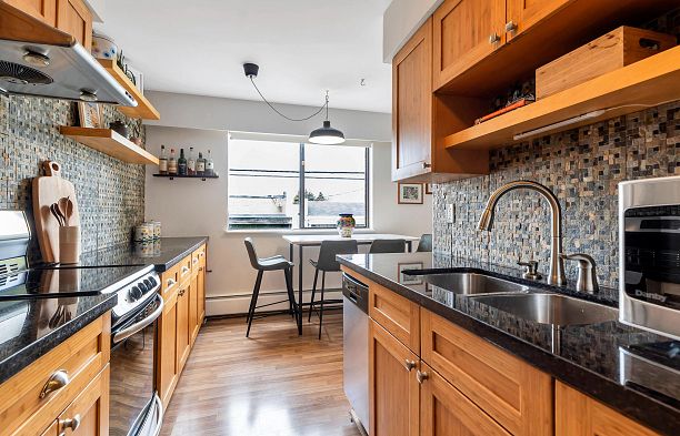 207 2080 Maple Street Kitsilano