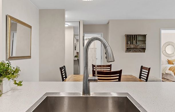 205 2445 W 3rd Avenue Kitsilano