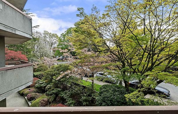 205 2445 W 3rd Avenue Kitsilano