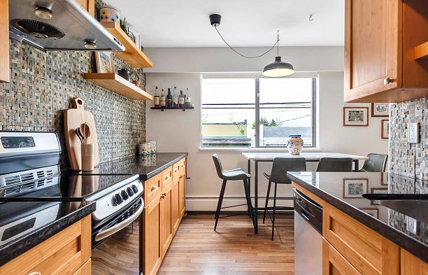 207 2080 Maple Street Kitsilano