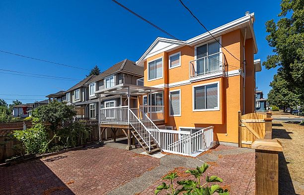 108 W 46th Avenue Oakridge VW