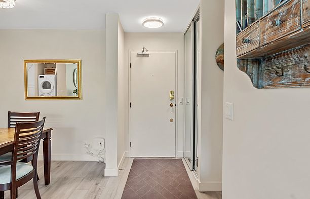 205 2445 W 3rd Avenue Kitsilano