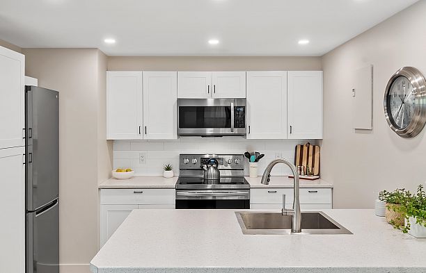 205 2445 W 3rd Avenue Kitsilano