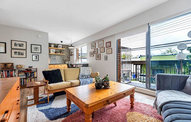 207 2080 Maple Street Kitsilano