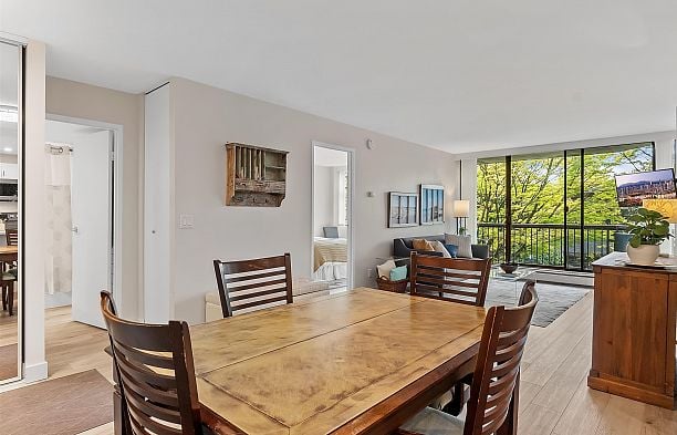 205 2445 W 3rd Avenue Kitsilano