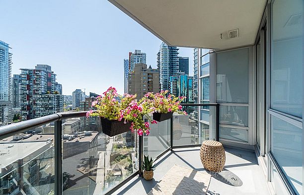 1208 1212 Howe Street Downtown VW