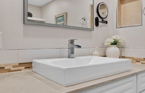 205 2445 W 3rd Avenue Kitsilano