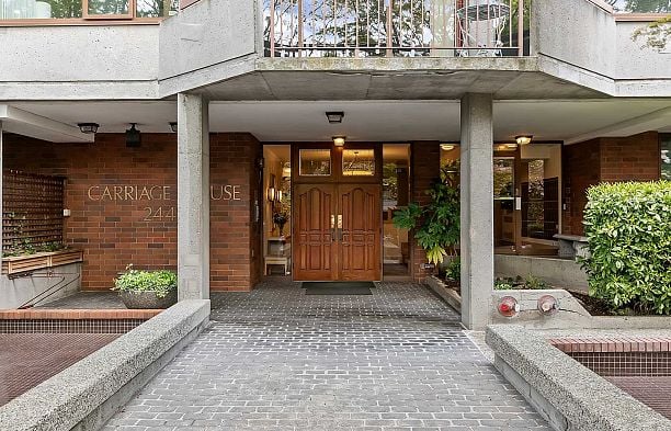 205 2445 W 3rd Avenue Kitsilano