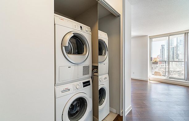 1208 1212 Howe Street Downtown VW