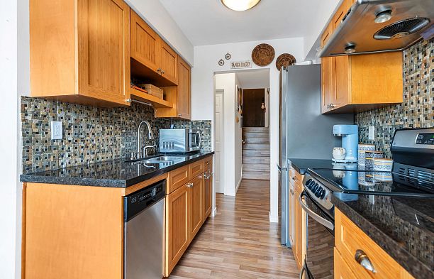 207 2080 Maple Street Kitsilano