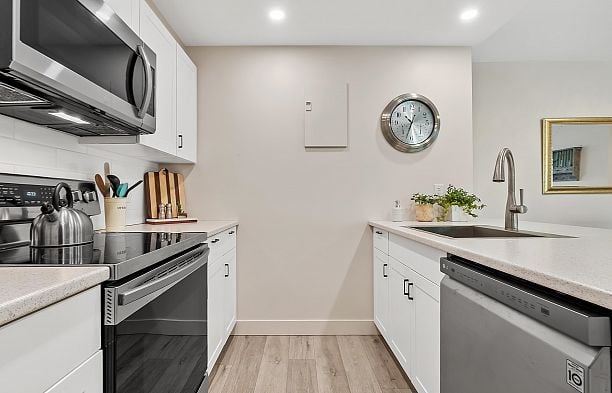 205 2445 W 3rd Avenue Kitsilano