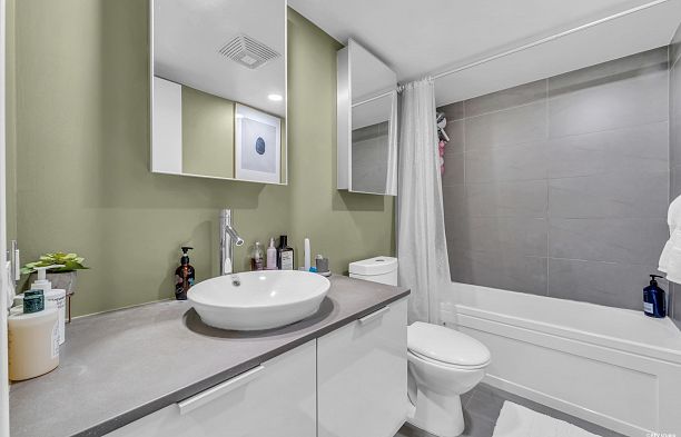 605 128 W Cordova Street Downtown VW