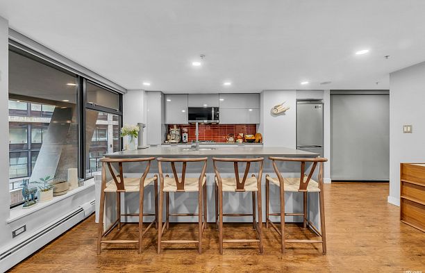 605 128 W Cordova Street Downtown VW