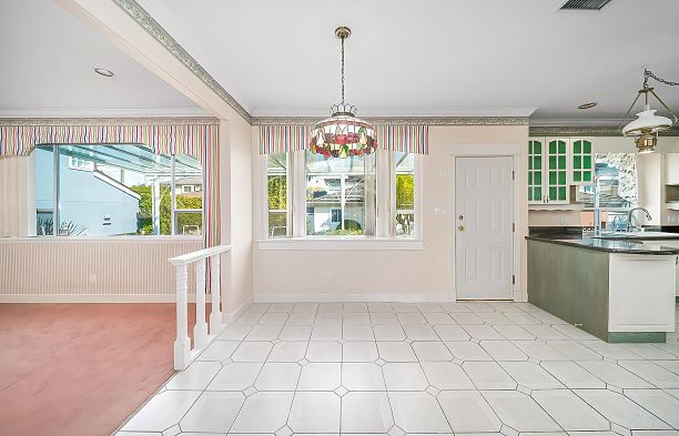 2039 W 62 Avenue S.W. Marine