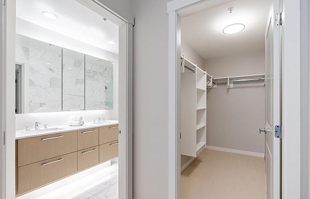 322 3563 Ross Drive University VW