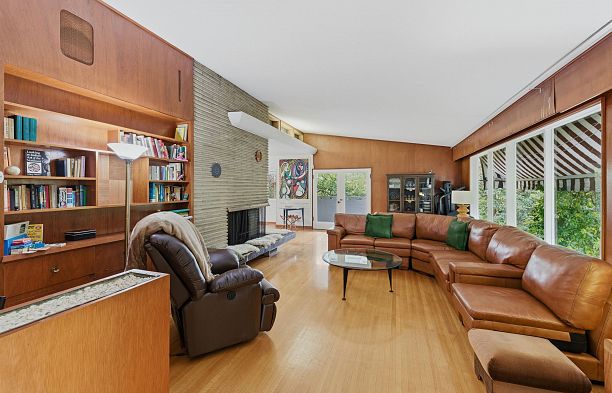 6150 Blenheim Street Kerrisdale