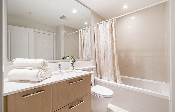 322 3563 Ross Drive University VW