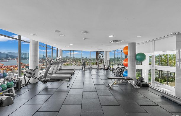 605 128 W Cordova Street Downtown VW