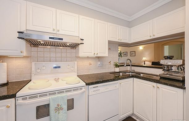 201 2105 W 42nd Avenue Kerrisdale